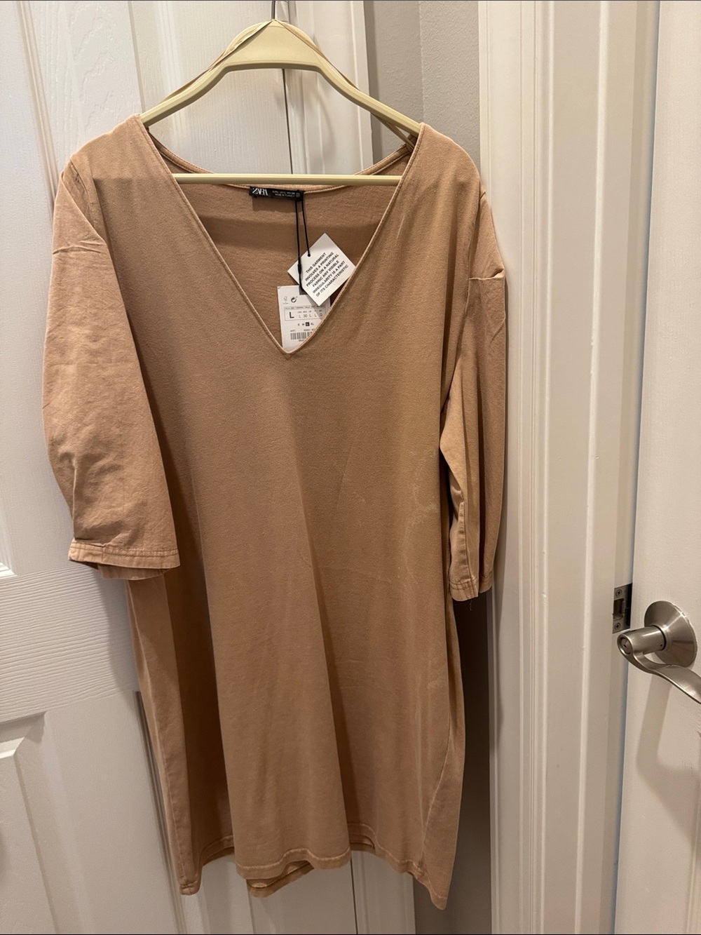 Zara Tan V‑Neck Short Sleeve Women's Tee